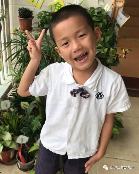 六月是哪个明星的孩子,揭秘明星宝贝的成长故事